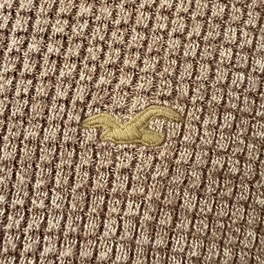 Hollister Women's Brown Crew Neck Sweater - Picture 3 of 9